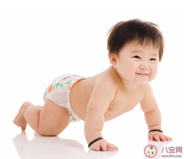 可以跳過訓練褲直接穿小內褲 寶寶如廁年齡內褲怎么買