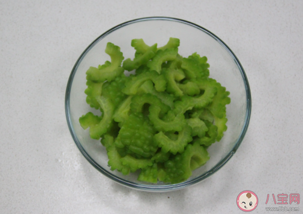 苦瓜汁怎么喝減肥效果最好 苦瓜汁減肥和什么搭配榨汁