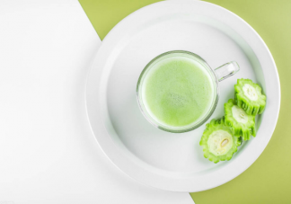 苦瓜榨汁要加水嗎 苦瓜榨汁要去籽嗎