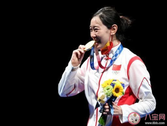 奧運(yùn)冠軍為啥都愛(ài)咬金牌 金子被咬會(huì)變形嗎