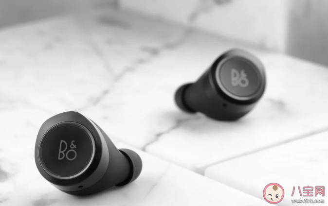 有線耳機和無線耳機怎么選 在挑耳機的時候應該注意些什么 有線耳機和無線耳機怎么選 在挑耳機的時候應該注意些什么