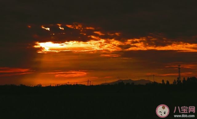 落日與晚風深情地相擁是什么歌 《落日與晚風》完整版歌詞在線聽歌