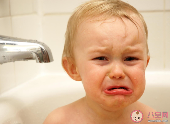 孩子不愿意洗澡怎么做比較好 讓洗澡變得有趣的一些妙招 孩子不愿意洗澡怎么做比較好 讓洗澡變得有趣的一些妙招