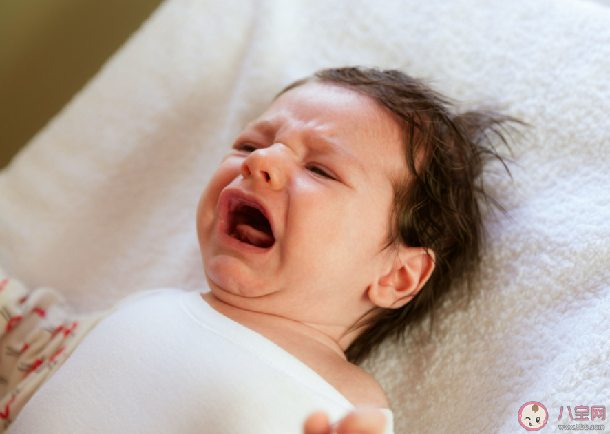 寶寶夜醒總是找人是怎么回事 寶寶頻繁夜醒怎么辦 寶寶夜醒總是找人是怎么回事 寶寶頻繁夜醒怎么辦