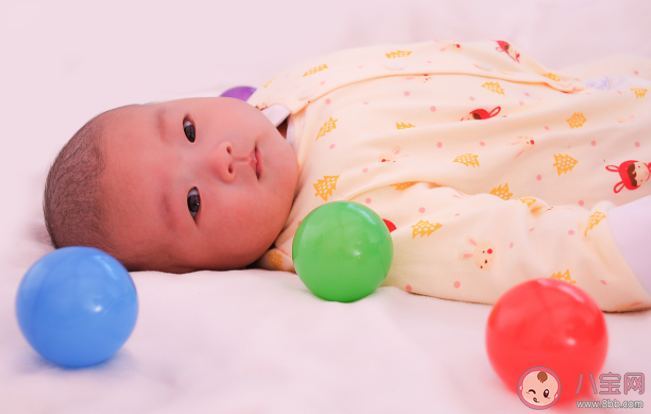 嬰兒有哪些行為我們不理解其實是正常的 關于新生兒的小秘密 嬰兒有哪些行為我們不理解其實是正常的 關于新生兒的小秘密