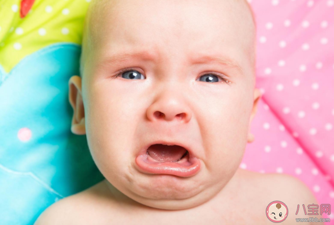新生兒哭而無淚正常嗎 新生兒一直哭不停怎么辦 新生兒哭而無淚正常嗎 新生兒一直哭不停怎么辦