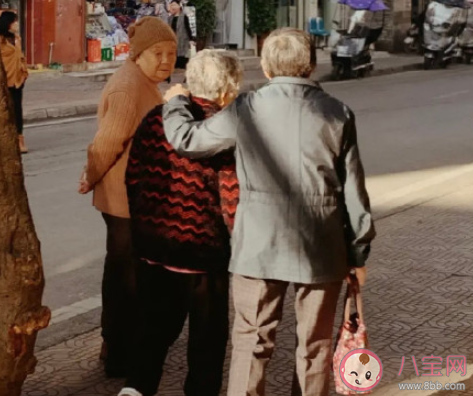 哪一次擁抱經歷讓你印象深刻 為什么擁抱能讓人覺得安心治愈 哪一次擁抱經歷讓你印象深刻 為什么擁抱能讓人覺得安心治愈