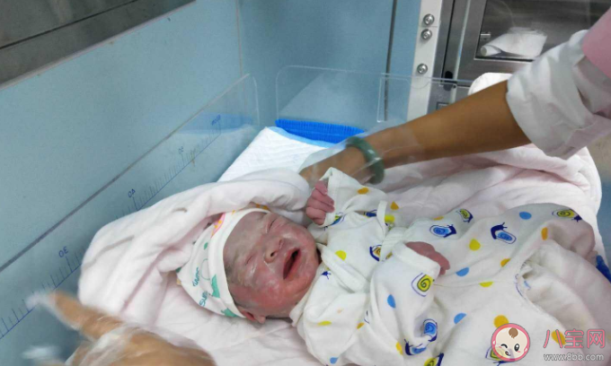 孕38周卸貨屬于早產(chǎn)嗎 預(yù)產(chǎn)期前出生的都是早產(chǎn)兒?jiǎn)? alt=