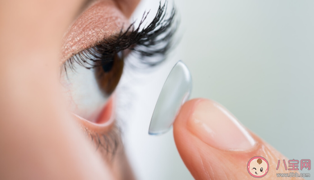 孕期可以帶隱形眼鏡嗎 孕期戴隱形眼鏡會有哪些不適感 孕期可以帶隱形眼鏡嗎 孕期戴隱形眼鏡會有哪些不適感
