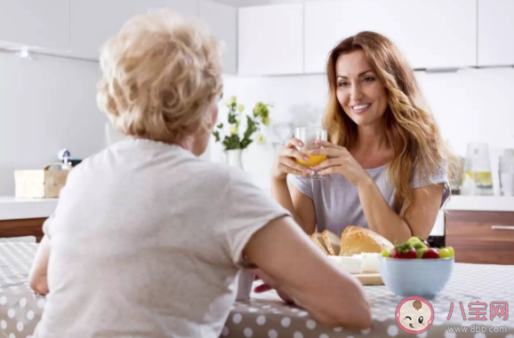 怎么和婆婆處成母女 怎樣有效減少婆媳沖突引發(fā)的夫妻矛盾 怎么和婆婆處成母女 怎樣有效減少婆媳沖突引發(fā)的夫妻矛盾