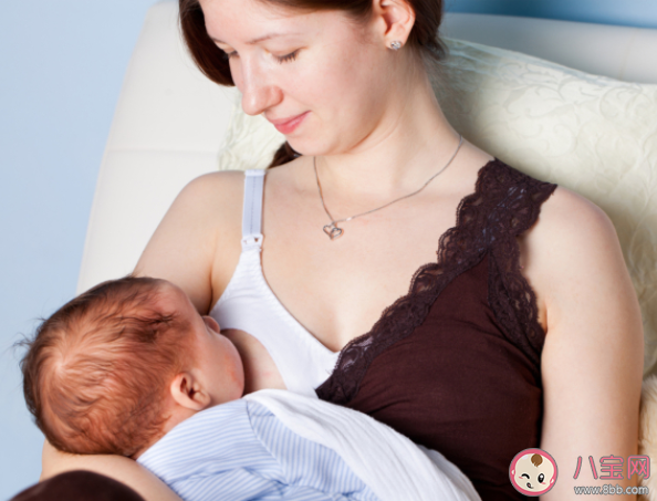 孩子吃奶咬乳頭正常嗎 孩子吃奶咬乳頭怎么辦
