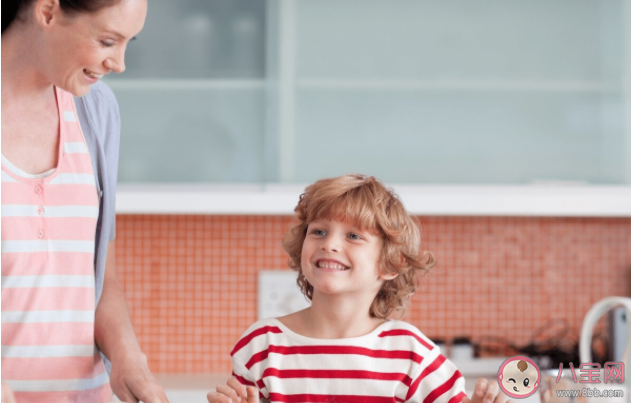 強(qiáng)迫孩子變得外向會(huì)怎樣 內(nèi)向害羞的孩子怎么教育