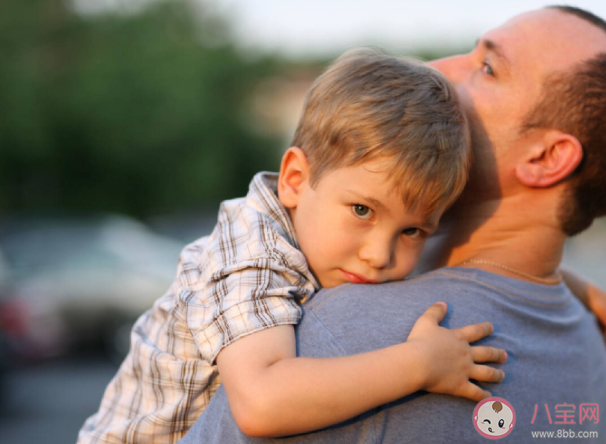 強(qiáng)迫孩子變得外向會(huì)怎樣 內(nèi)向害羞的孩子怎么教育