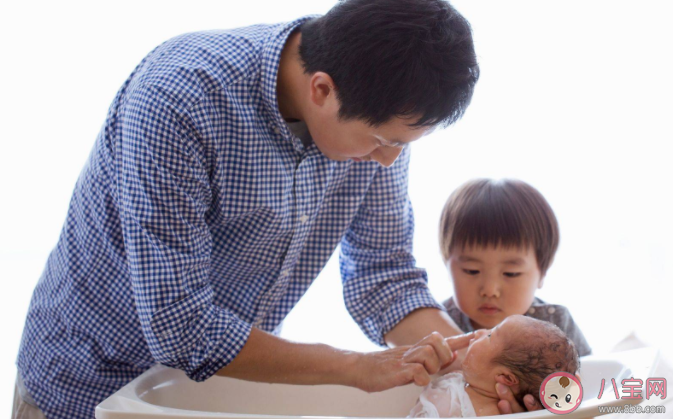 給男性延長育兒或陪產假好實現嗎 延長男性產假有什么困境