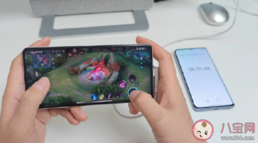 玩手游你選壓感還是肩鍵 壓感還是肩鍵更好呢