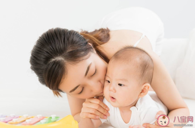 小嬰兒就真的能看出性格來嗎 影響孩子性格形成的因素有哪些