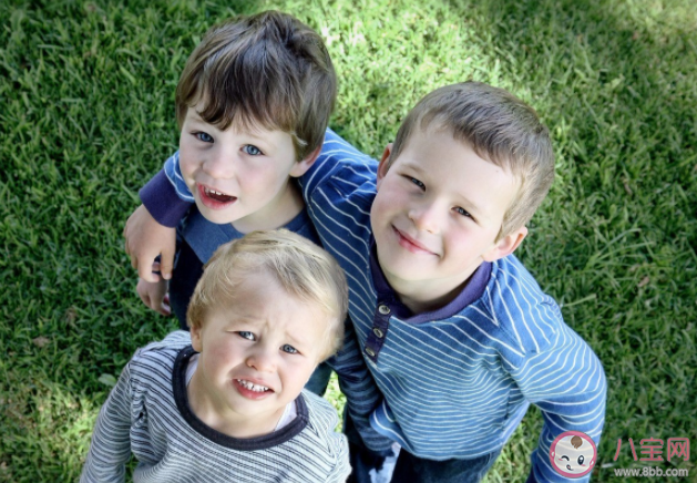 小嬰兒就真的能看出性格來嗎 影響孩子性格形成的因素有哪些