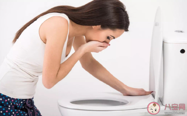 催吐有哪些危害 減肥為什么不能催吐