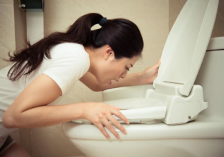 催吐有哪些危害 減肥為什么不能催吐