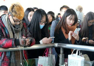 長(zhǎng)期做低頭族會(huì)影響顏值 怎樣擺脫低頭族