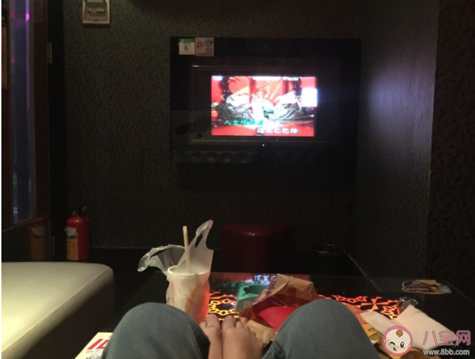 唱歌跑調是嗓子有問題還是耳朵有問題 唱歌跑調改善方法