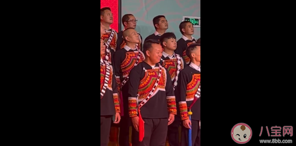 為什么越嚴(yán)肅的場合越想笑 如何應(yīng)對這種情況 為什么越嚴(yán)肅的場合越想笑 如何應(yīng)對這種情況