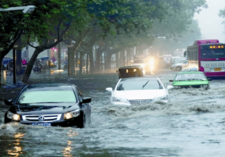 街上遭遇暴雨怎么辦 暴雨到來前應做好哪些防災準備