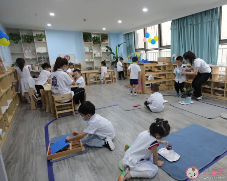 職場父母把孩子交給誰帶 你放心把孩子送托育機構嗎