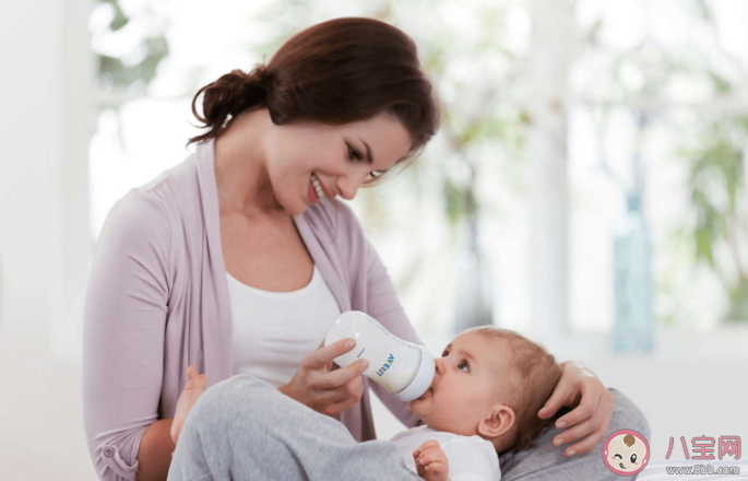 職場媽媽和全職媽媽有什么不同 當(dāng)全職太太前想清楚哪些問題