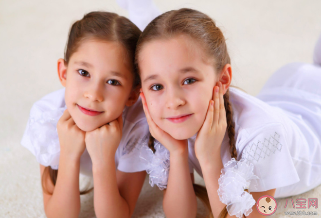 雙胞胎性格為什么差異大 雙胞胎之間的差異有哪些