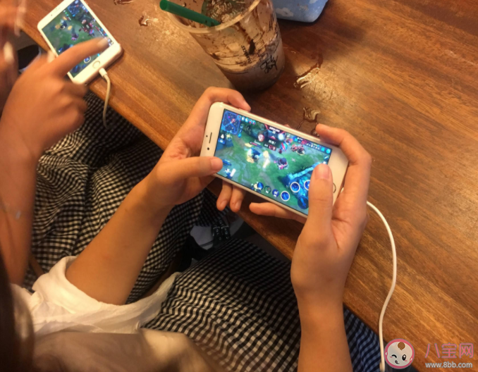 孩子每天刷手機會導(dǎo)致大腦萎縮嗎 孩子有手機病怎么辦