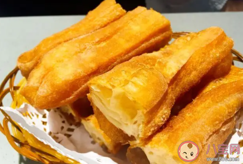 油條為什么是兩股 油條的制作辦法是什么 油條為什么是兩股 油條的制作辦法是什么