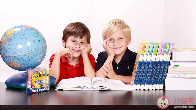 挫折教育比鼓勵(lì)教育更好嗎 不能用考試成績來判斷孩子好壞 挫折教育比鼓勵(lì)教育更好嗎 不能用考試成績來判斷孩子好壞