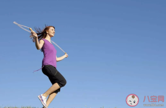 產后媽媽能跳繩減肥嗎 跳繩的正確姿勢是什么 產后媽媽能跳繩減肥嗎 跳繩的正確姿勢是什么