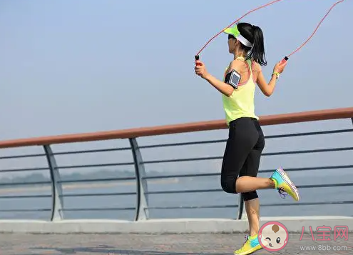 產后媽媽能跳繩減肥嗎 跳繩的正確姿勢是什么 產后媽媽能跳繩減肥嗎 跳繩的正確姿勢是什么