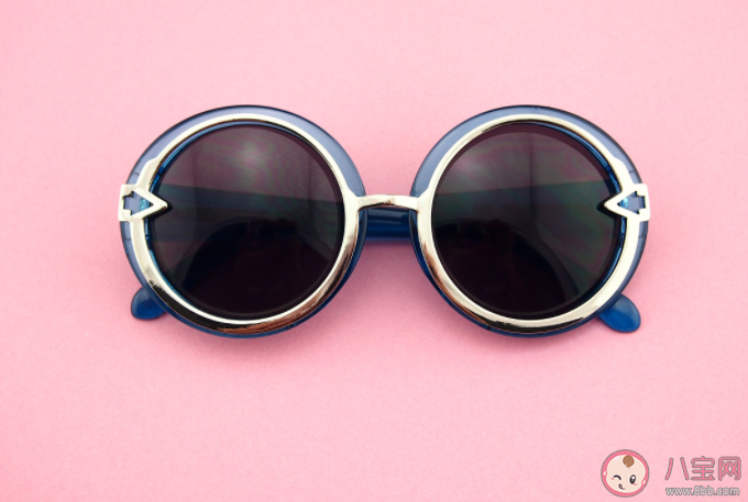 偏光太陽(yáng)鏡下雨天要不要戴 偏光太陽(yáng)鏡和普通太陽(yáng)鏡的區(qū)別 偏光太陽(yáng)鏡下雨天要不要戴 偏光太陽(yáng)鏡和普通太陽(yáng)鏡的區(qū)別