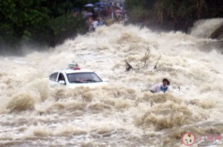 遇到山洪應當如何自救 山洪暴發(fā)時我們該怎么辦