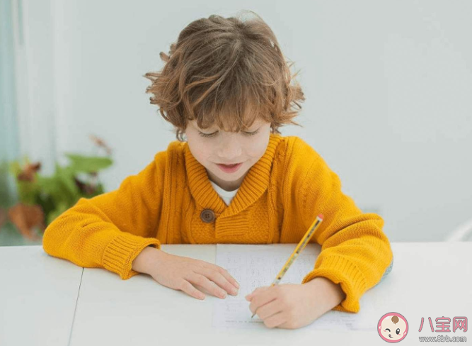 為什么有人會(huì)成為左撇子有的是右撇子 為什么左撇子人很少