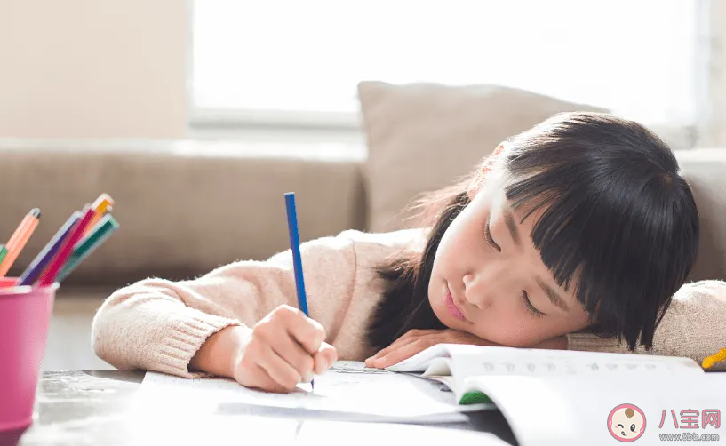 孩子寫作業家長必須要陪嗎 要不要陪孩子寫作業