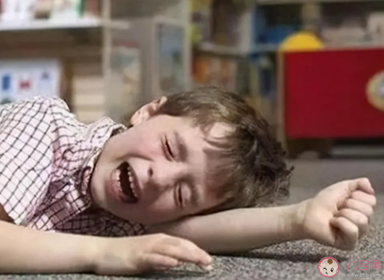 孩子公共場合哭鬧如何應對 公共場合孩子哭鬧不止怎么辦