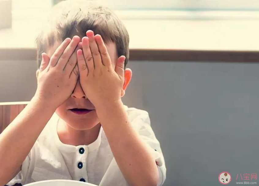 孩子公共場合哭鬧如何應對 公共場合孩子哭鬧不止怎么辦