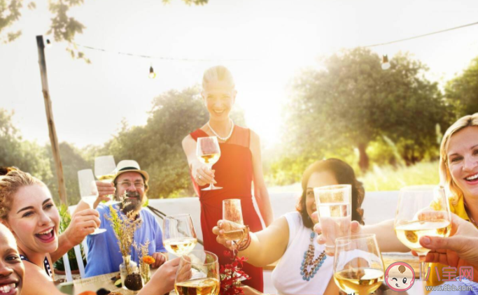 職場被勸酒真的不喝不行嗎 在酒桌上被勸酒怎么辦