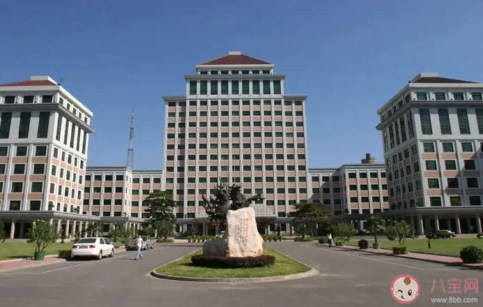 大學學的不是喜歡的專業(yè)怎么辦 大學要不要轉(zhuǎn)專業(yè)