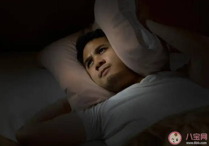 身體很累卻還是失眠是什么原因 想睡卻又睡不著該怎么辦