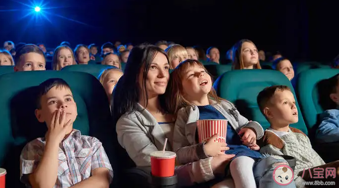 帶孩子看電影應不應該去專用包廂 電影院要提供兒童專用包廂嗎