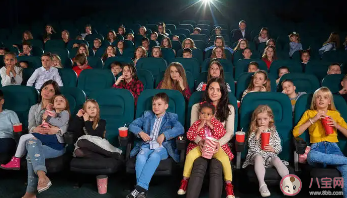 帶孩子看電影應不應該去專用包廂 電影院要提供兒童專用包廂嗎