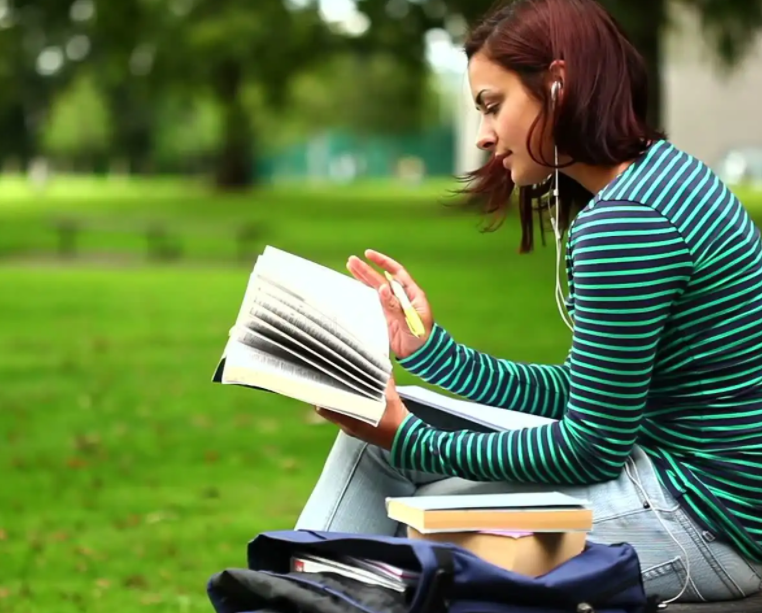 人們為什么不愛看書學知識了 你有多久沒看書了