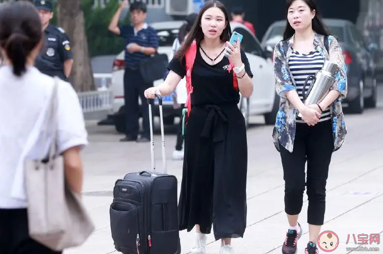 哪些建議可以給大一新生 大學(xué)期間參加社團和學(xué)生會重要嗎