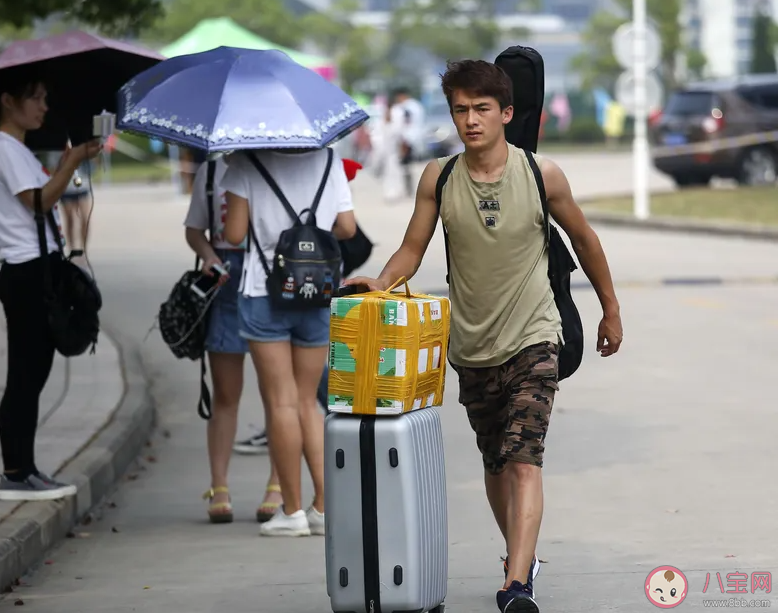 哪些建議可以給大一新生 大學(xué)期間參加社團和學(xué)生會重要嗎