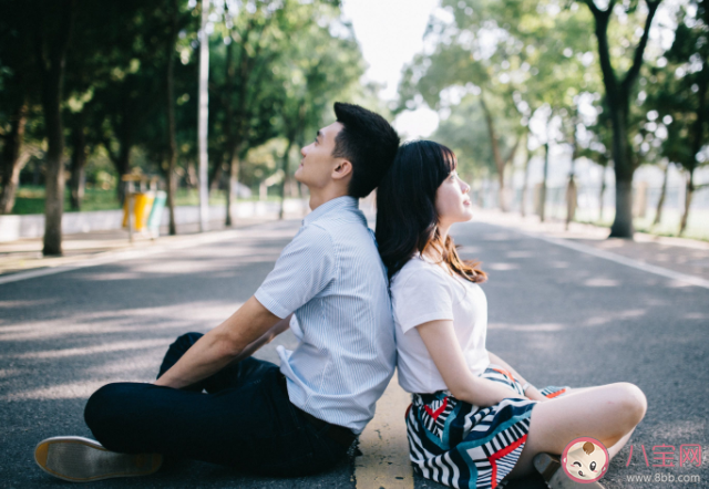 焦慮型依戀人格有什么特點 焦慮是如何破壞親密關系的